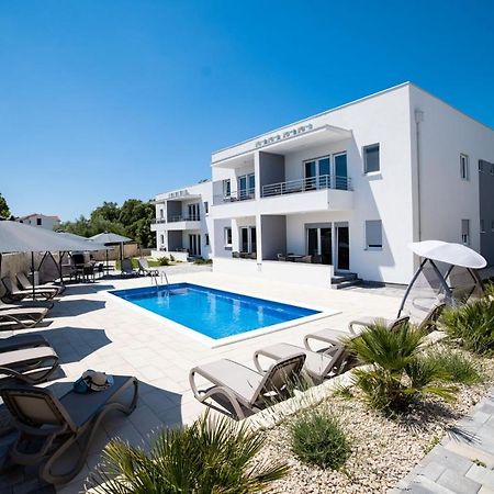 1oak rentals Vir Buitenkant foto