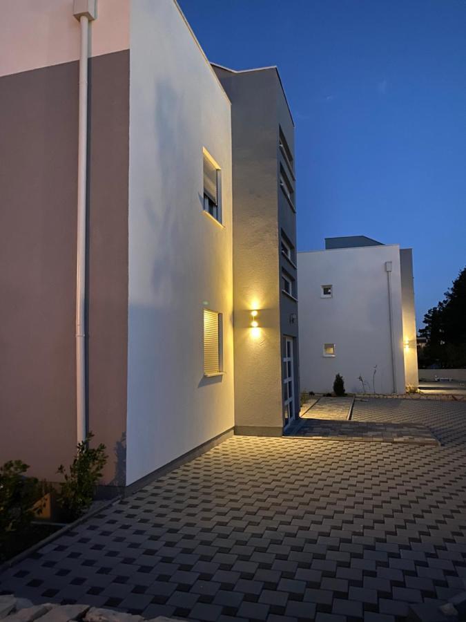 1oak rentals Vir Buitenkant foto