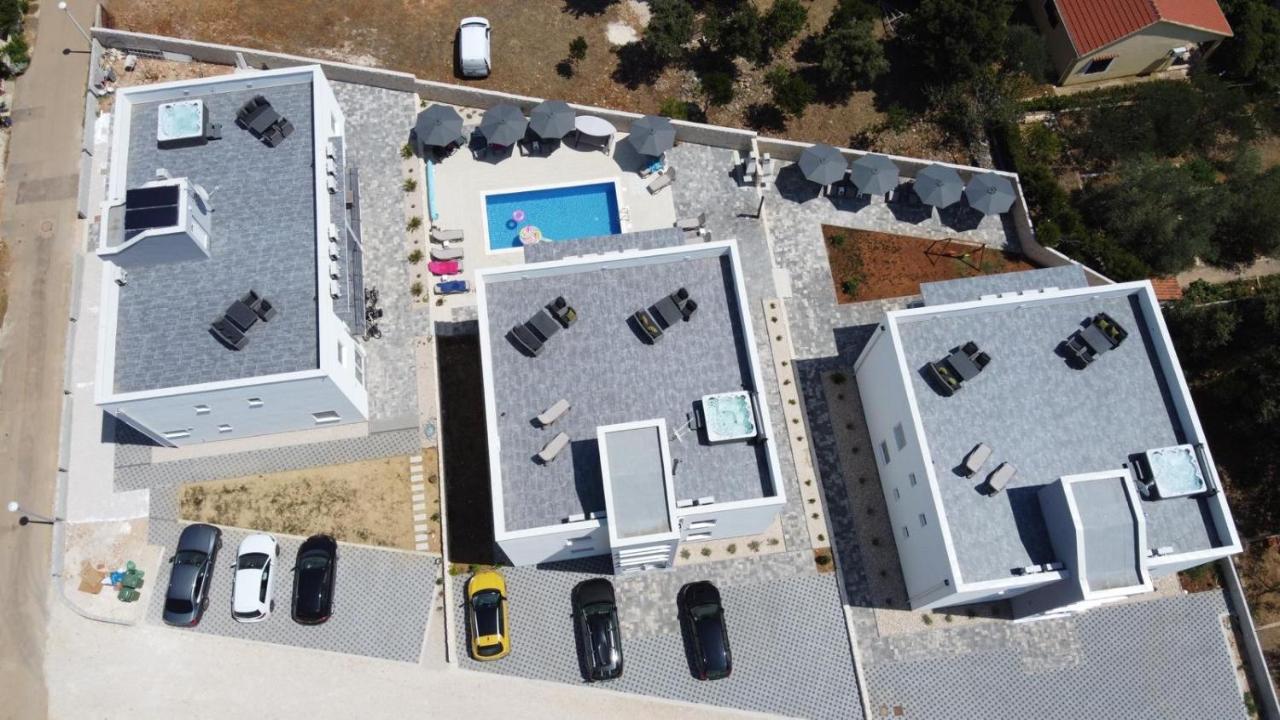 1oak rentals Vir Buitenkant foto