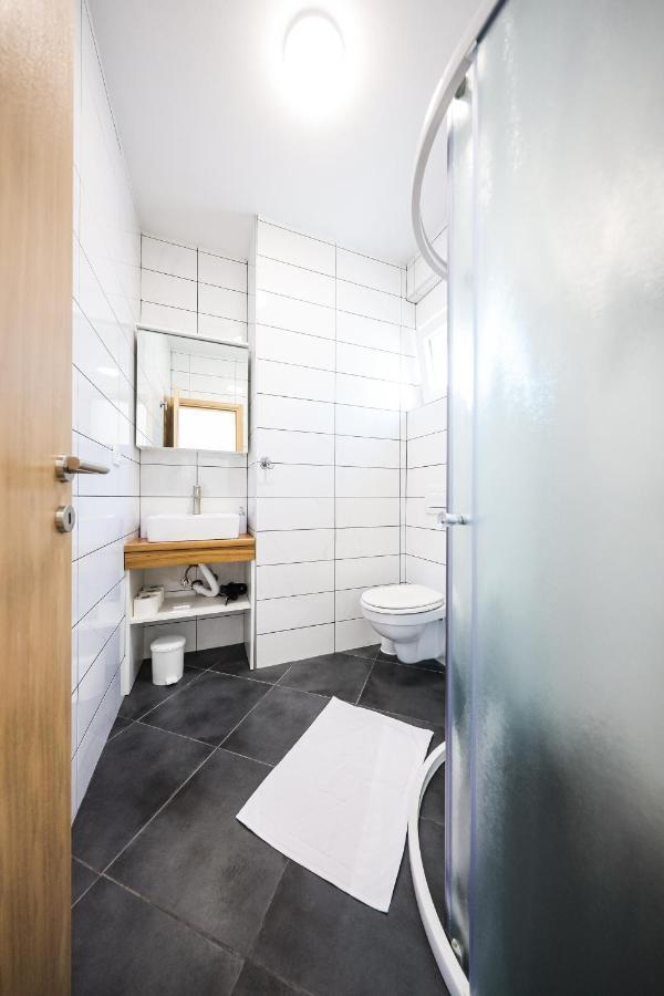 1oak rentals Vir Buitenkant foto